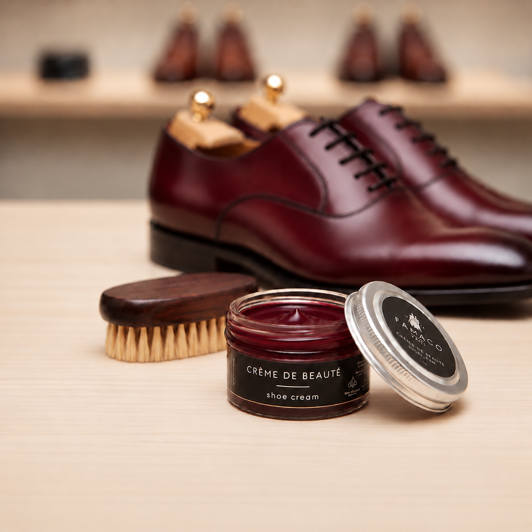 Crème de soin pour cuir bordeaux – Nourrit, ravive &amp; fait briller